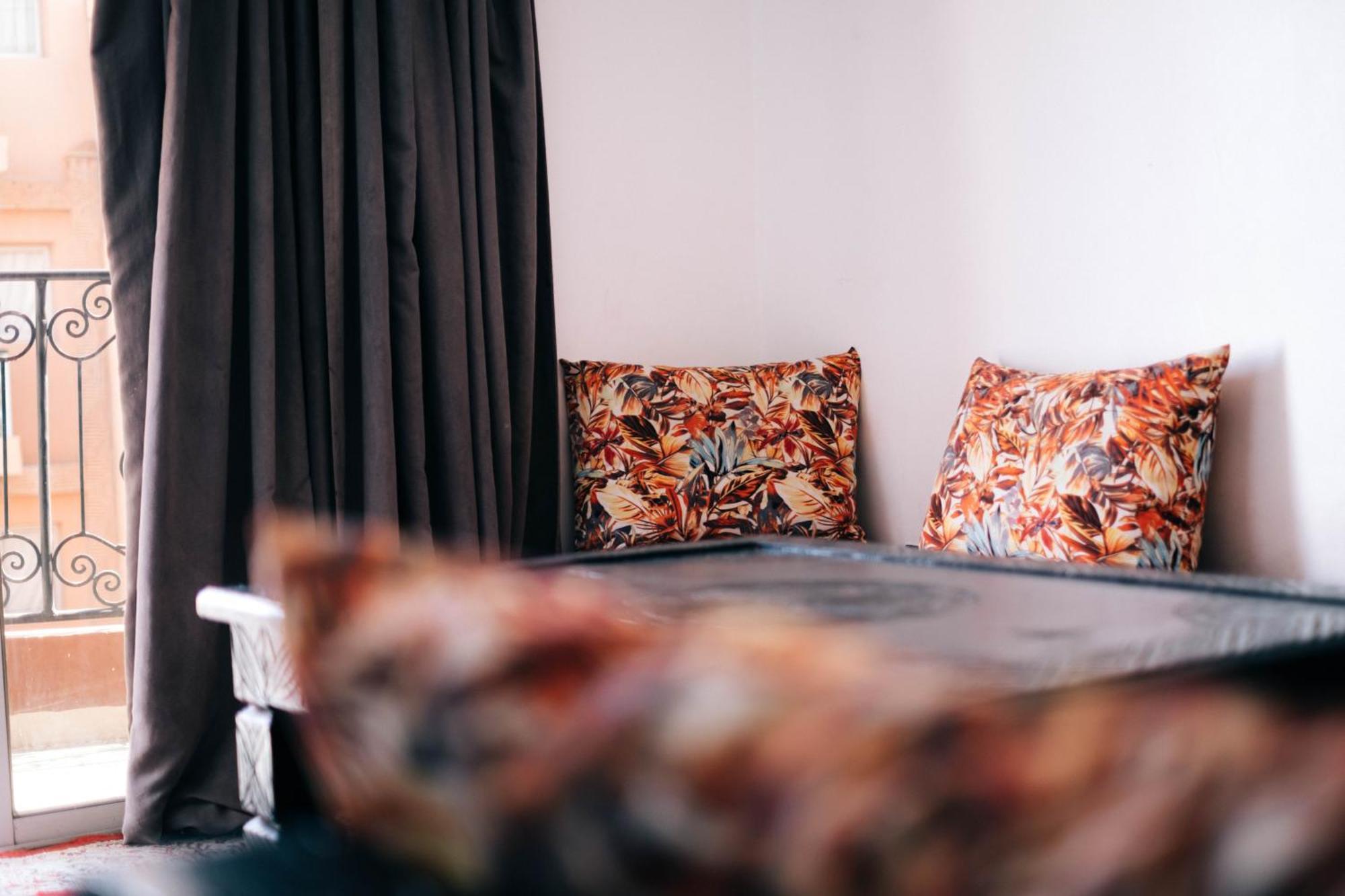 Apart Hotel Larbi マラケシュ エクステリア 写真