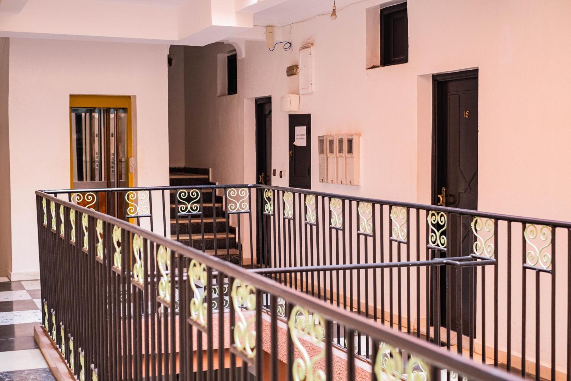 Apart Hotel Larbi マラケシュ エクステリア 写真